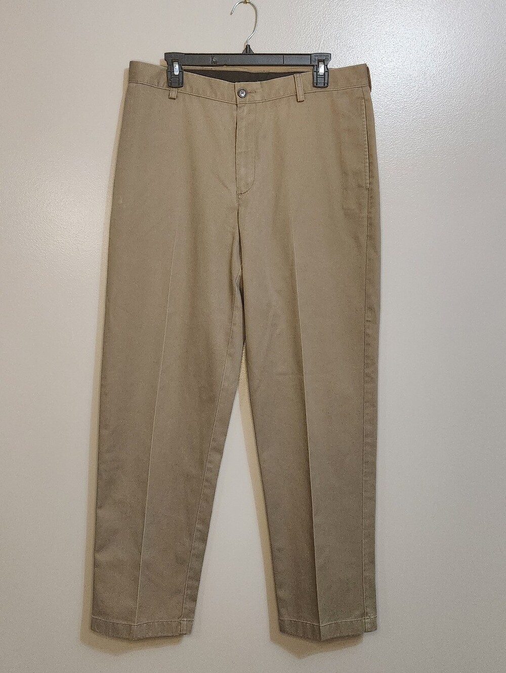 LL Bean Men's Classic Chino Pants in Khaki Size 34/32